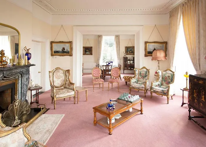 Tara Hall Guest house *